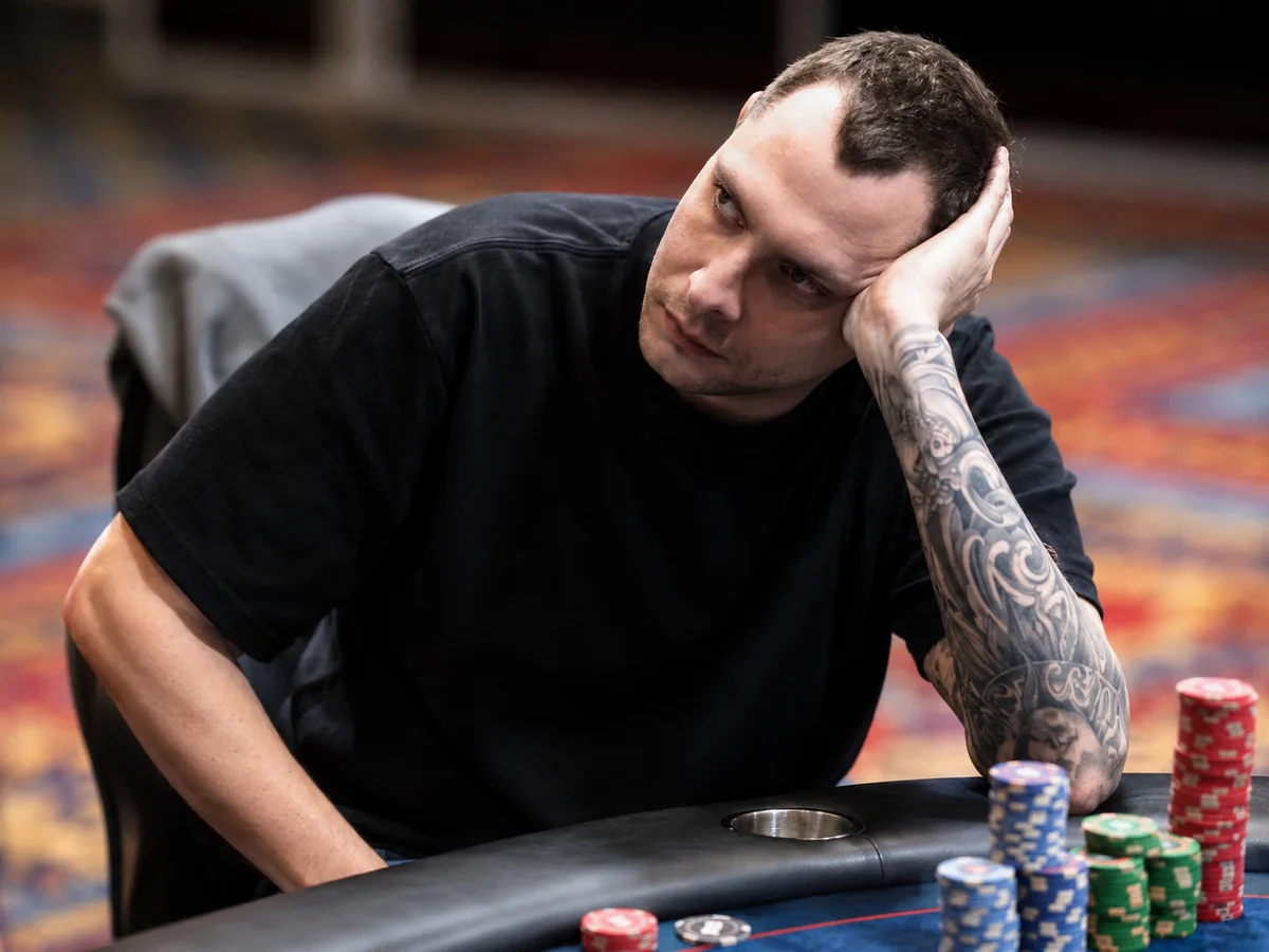 Anatoly Zlotnikov deep in thought at the WSOP poker table